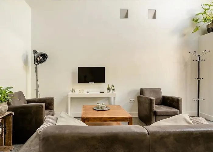 Slaperij 't Woud - Near The Dunes And The Sea! *